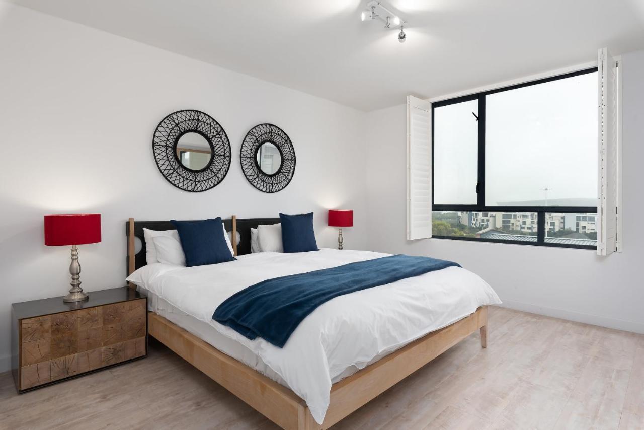 Greenwich Square Luxury *