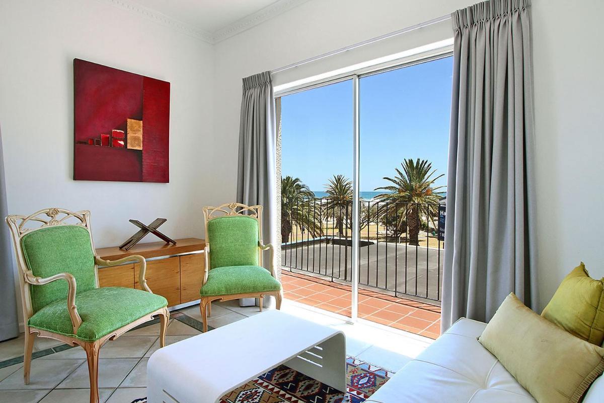 Apartment On The In Campsbay Cape Town