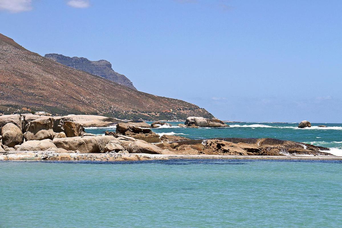 Apartment On The In Campsbay *