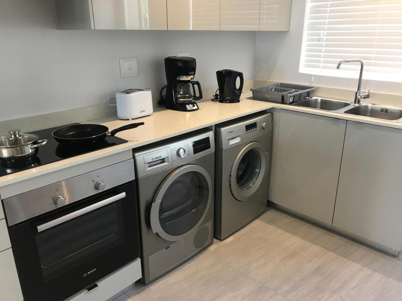 De Waterkant Piazza Apartment