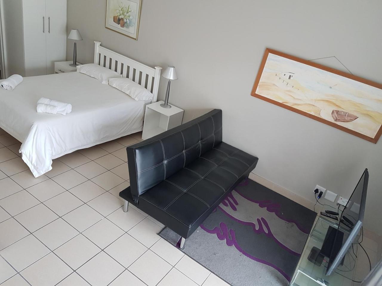 Tokia Self Catering *