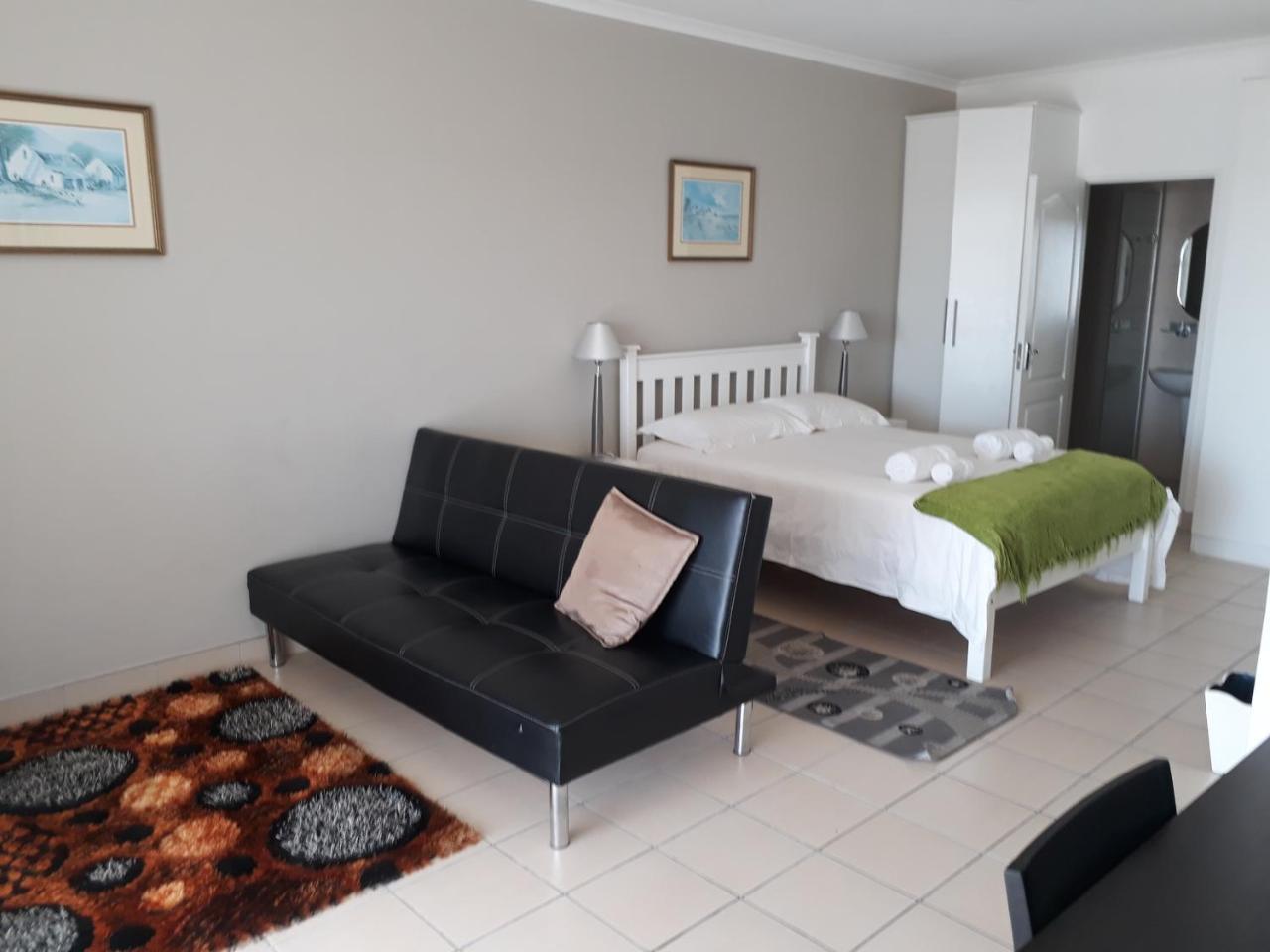 Tokia Self Catering Cape Town