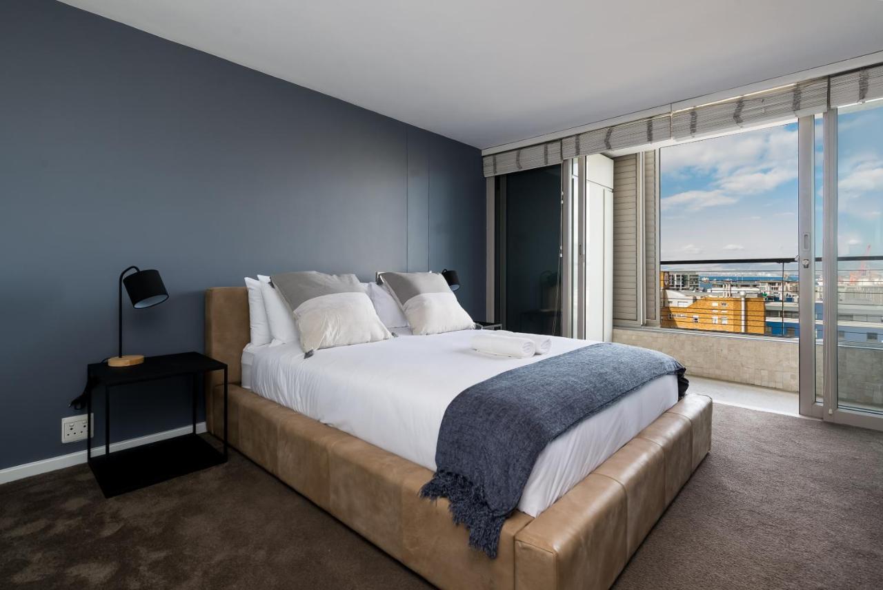 Harbour Edge * Cape Town