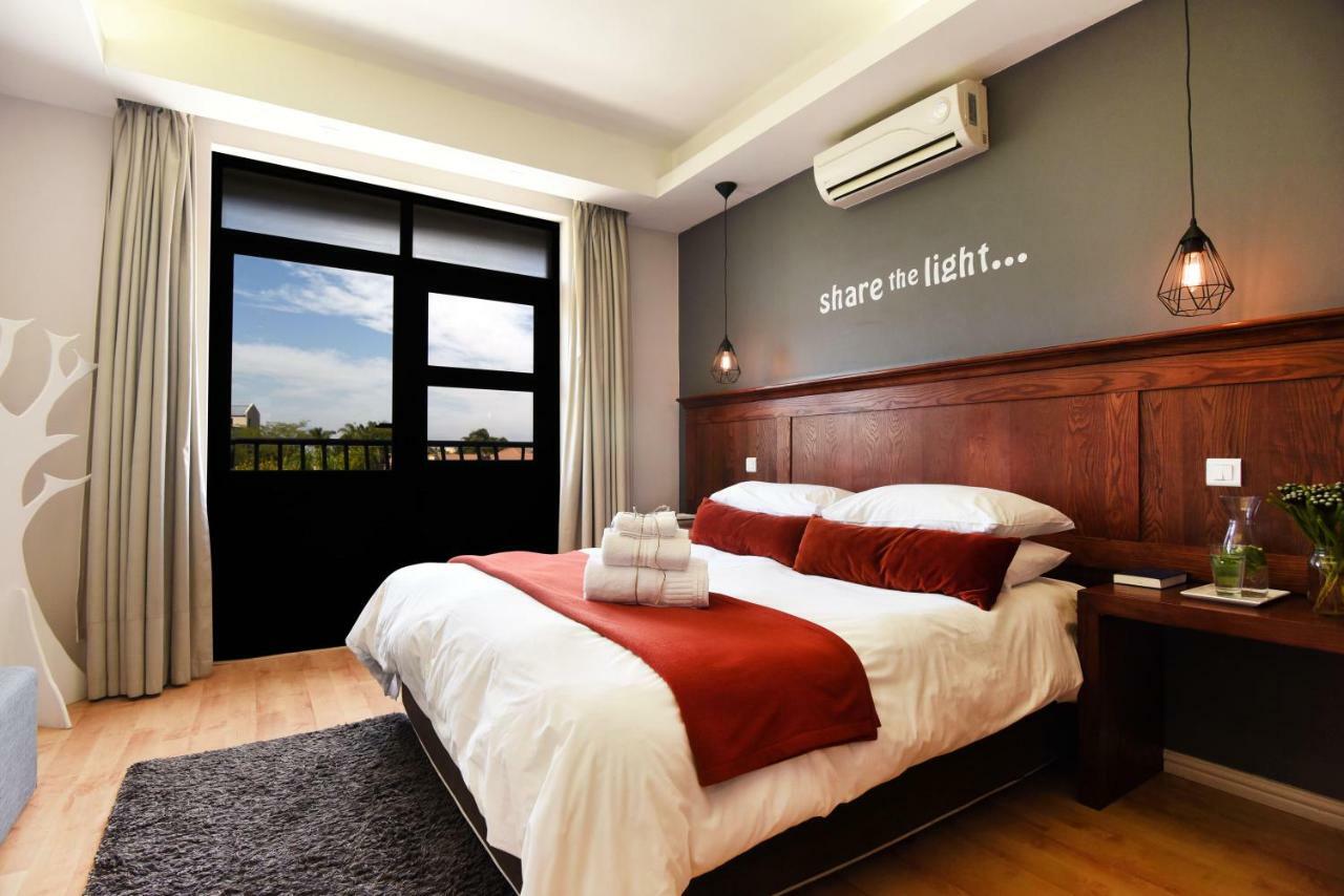 Feathers Hotel