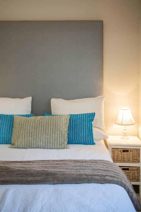 Camps Bay Garden Apartment * Cape Town