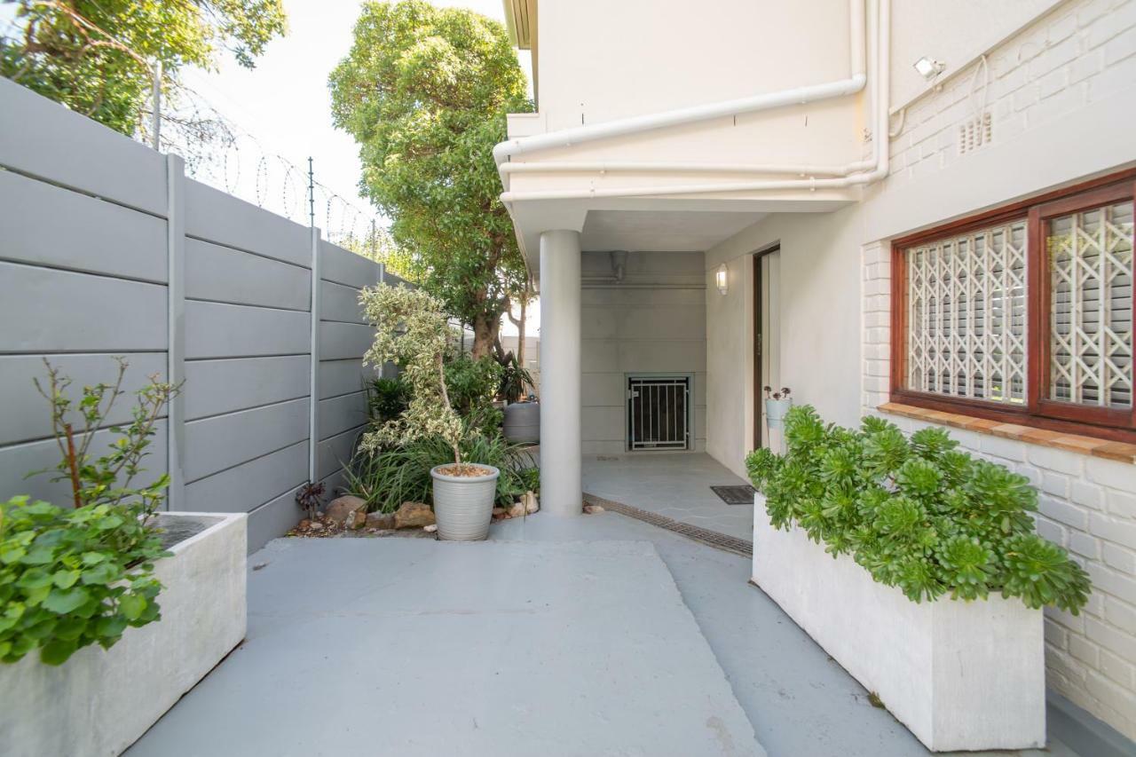 Apartment Camps Bay Garden Apartment Cape Town