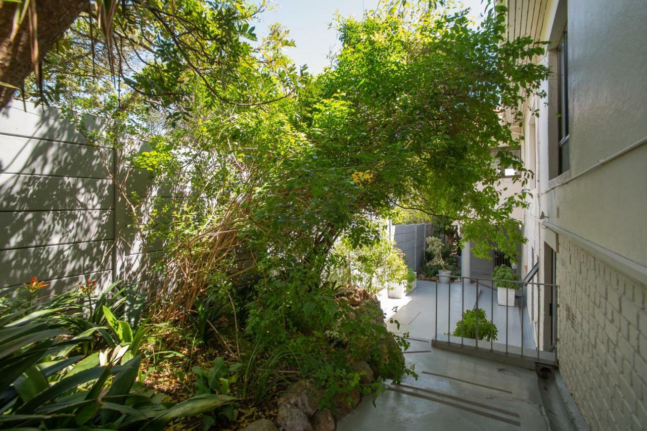 Apartment Camps Bay Garden Apartment Cape Town