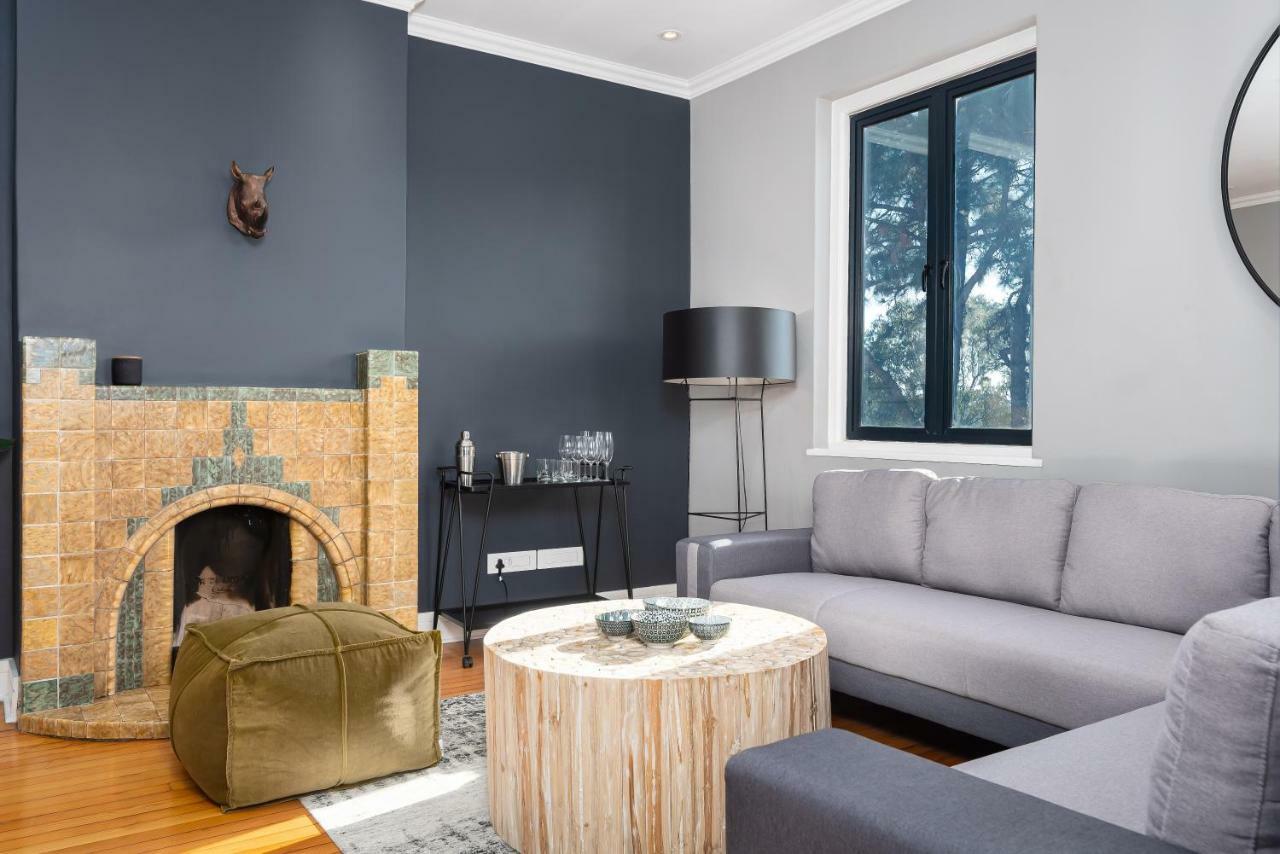 Warwick Mansions 8 * Cape Town