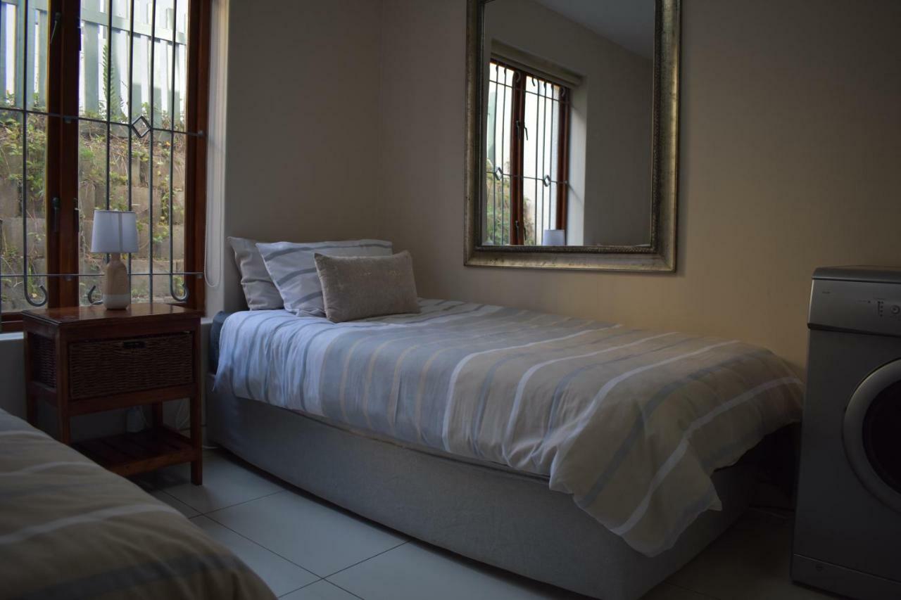Sea Facing St James Terrace Apartment *