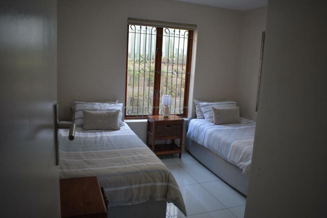 Sea Facing St James Terrace Apartment *