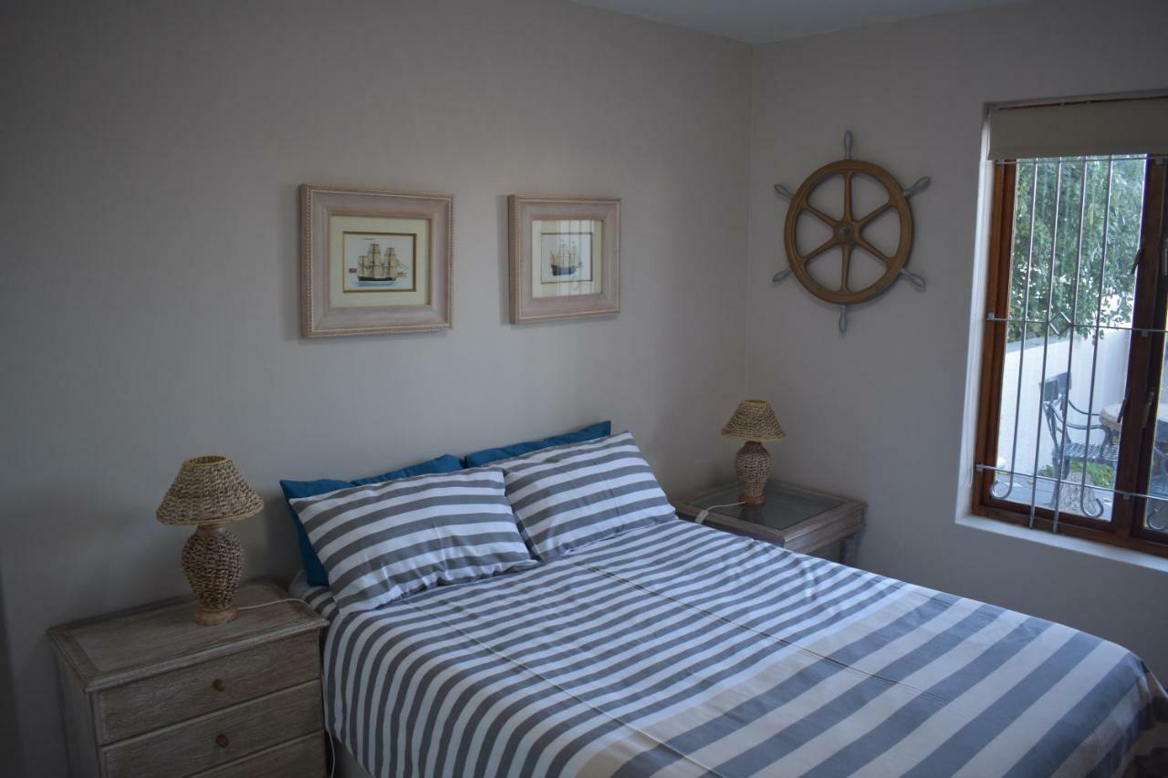 Sea Facing St James Terrace Apartment *