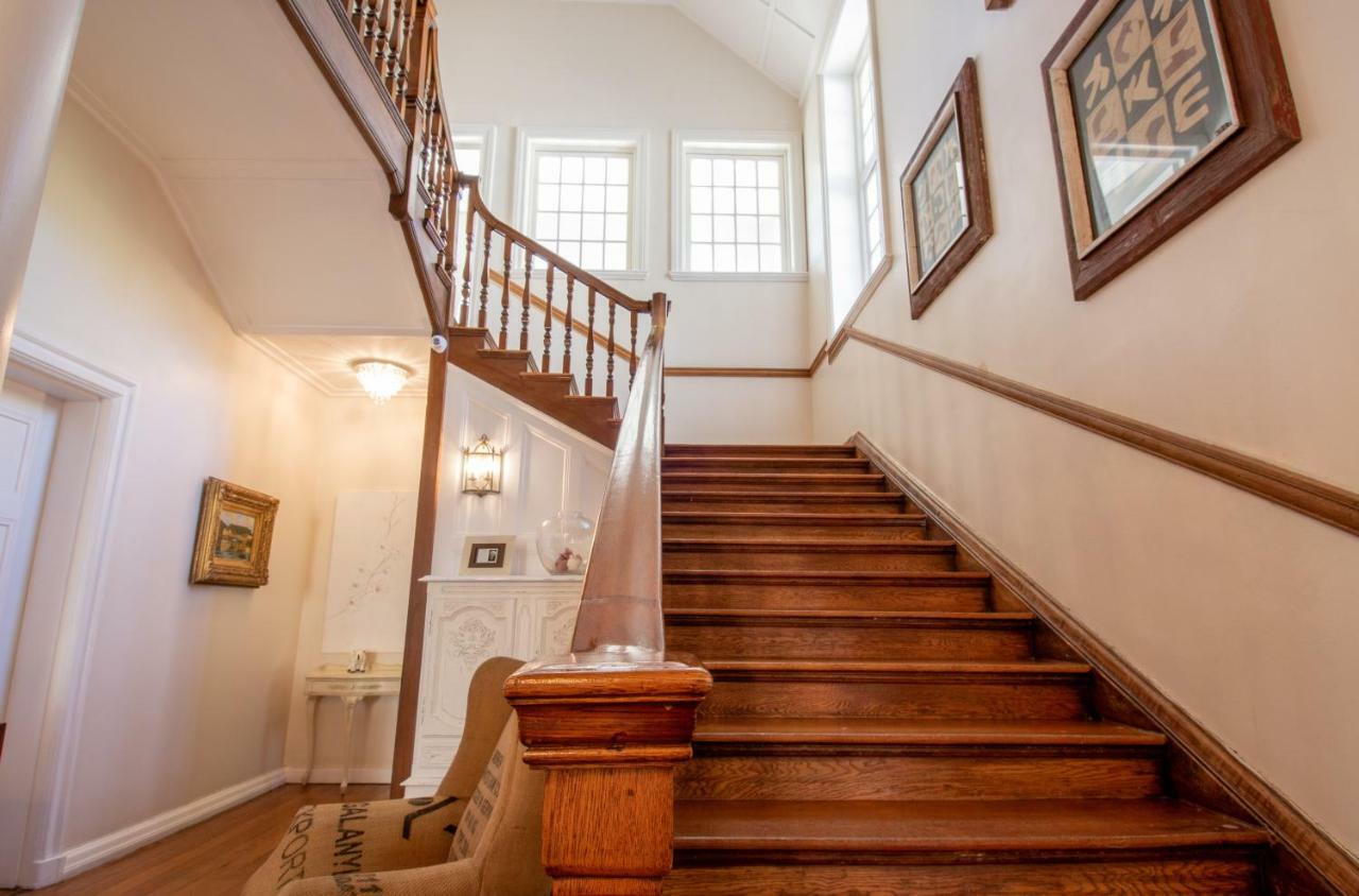 Rhonda's Manor 4*