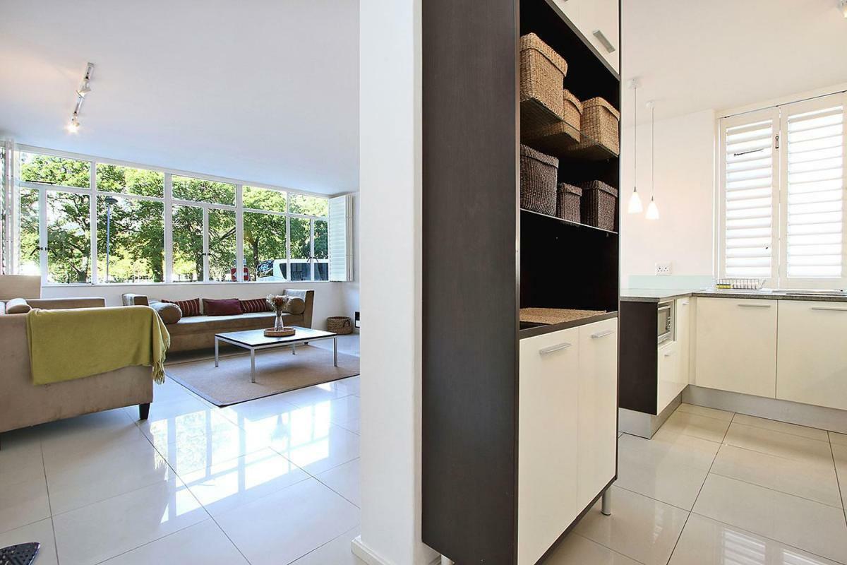 St Martini Gardens 1 Bedroom *