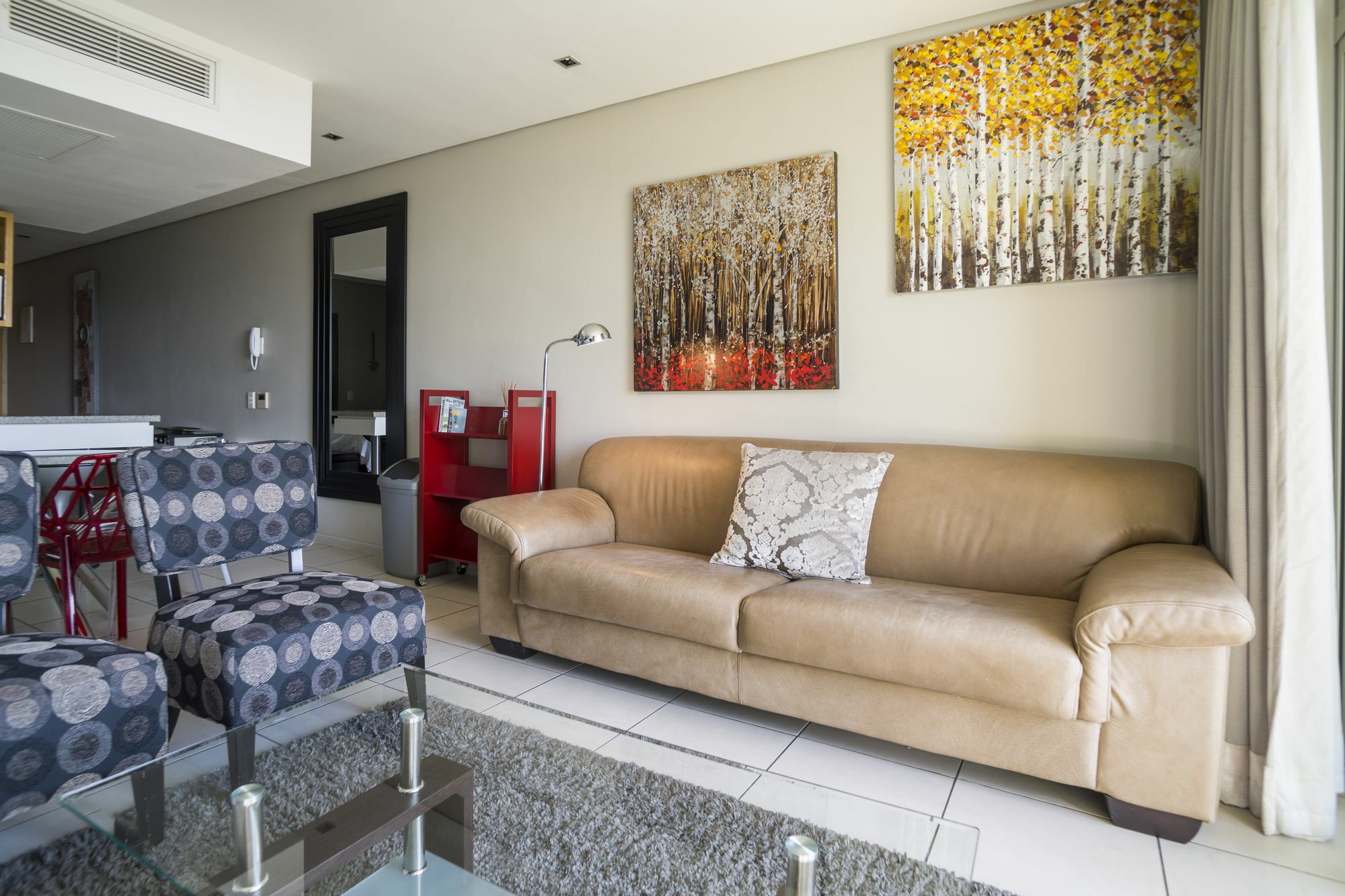 24-7 Apartment *