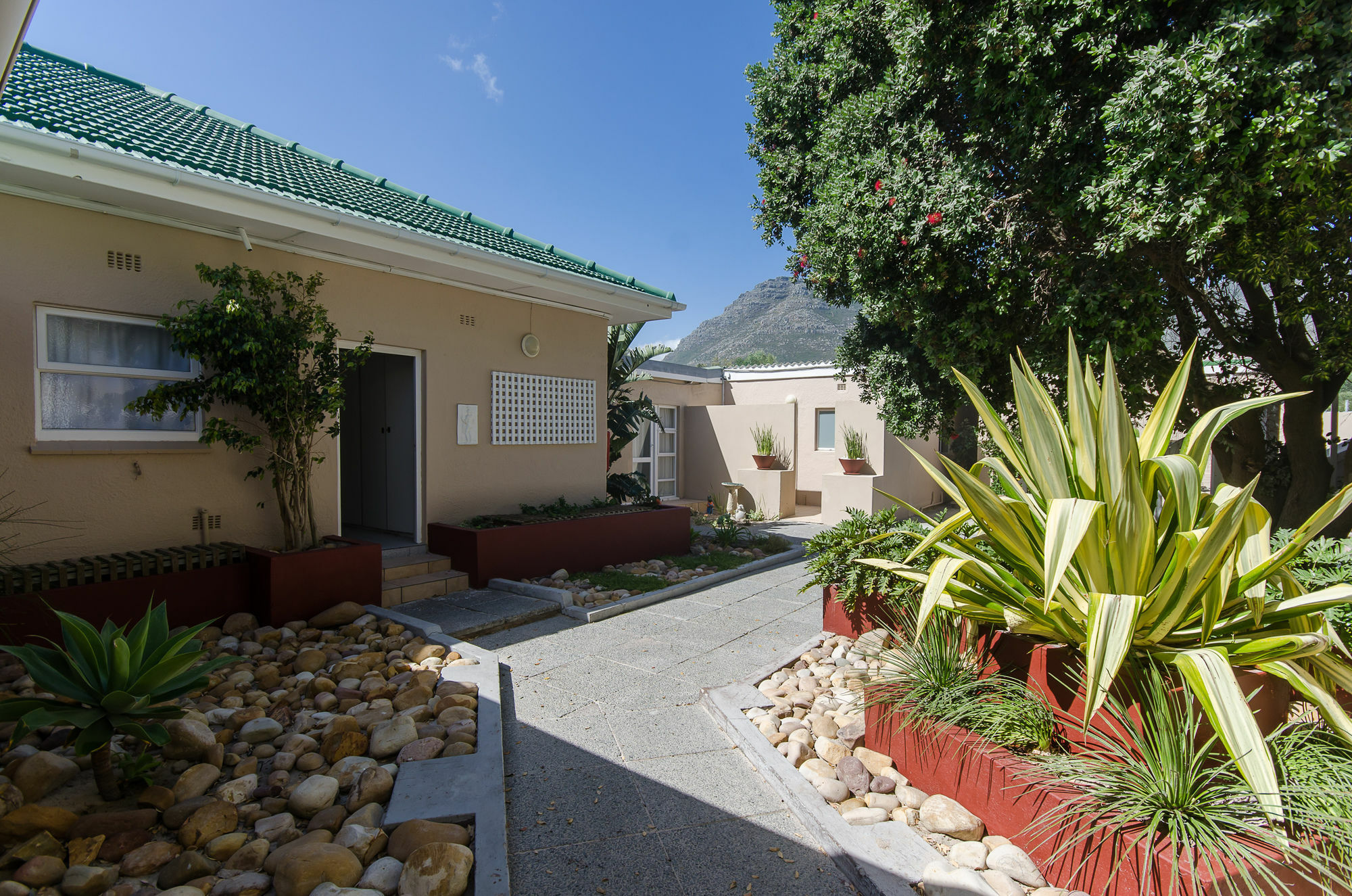 Guest house The House 3*