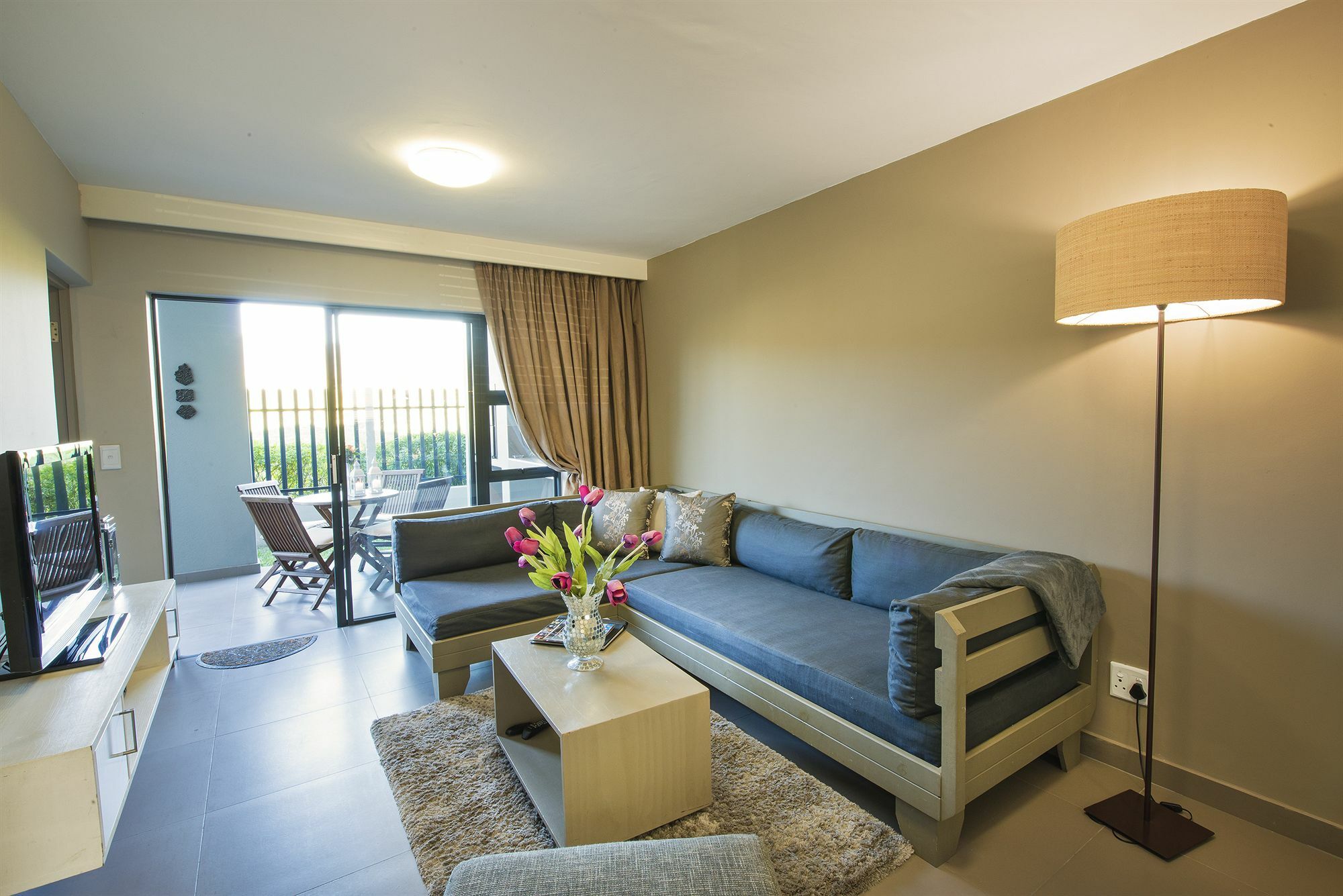 Burgundy Luxury Apartment *