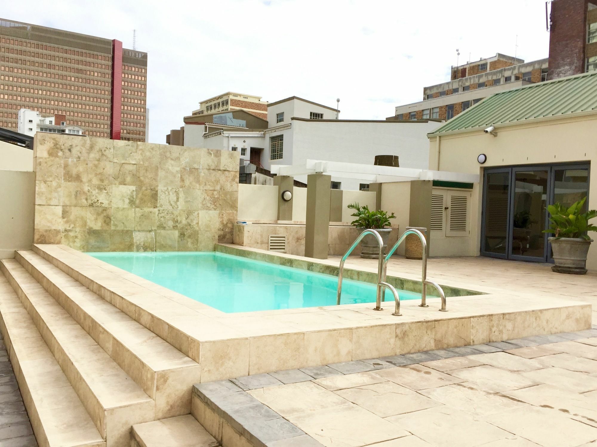 Apartment Urban Oasis At The Square