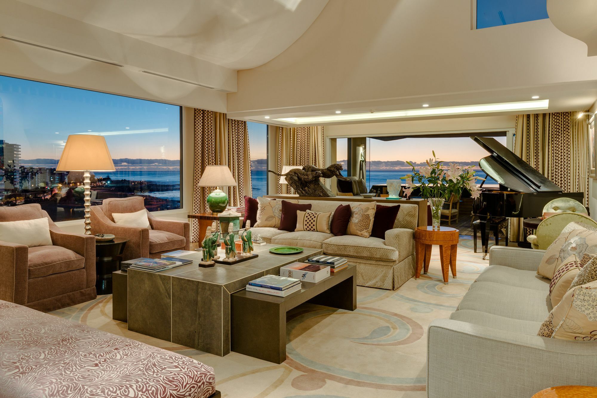 La Rive The Penthouse Apartment *