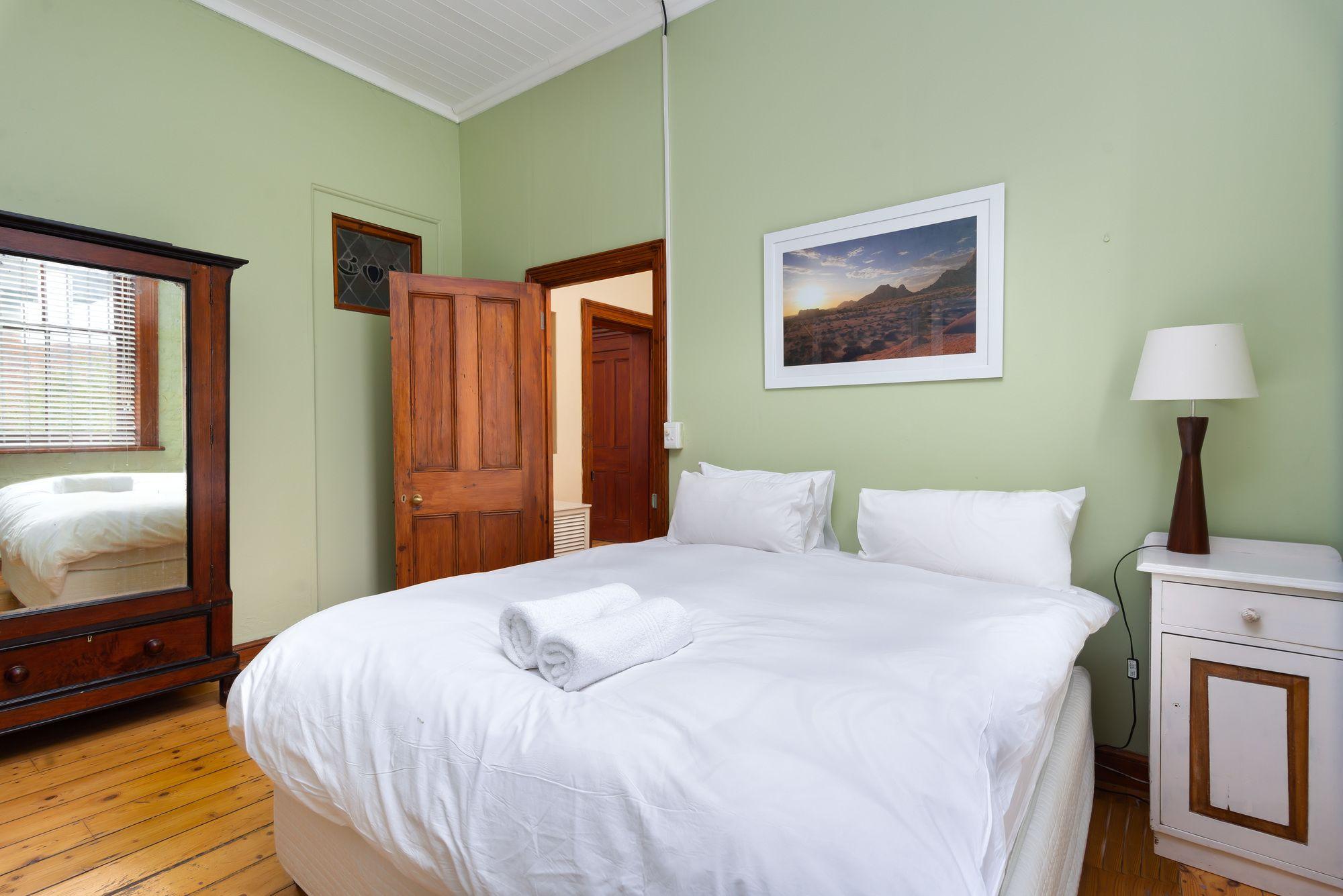 Gordon St 18 Apartment *