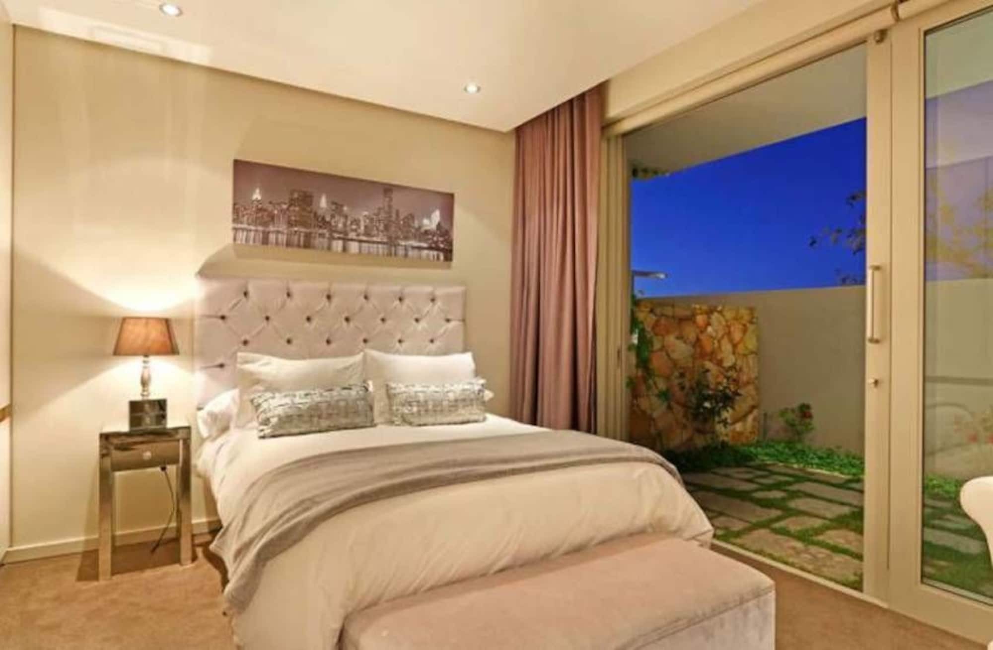 Bellazzure Villa *