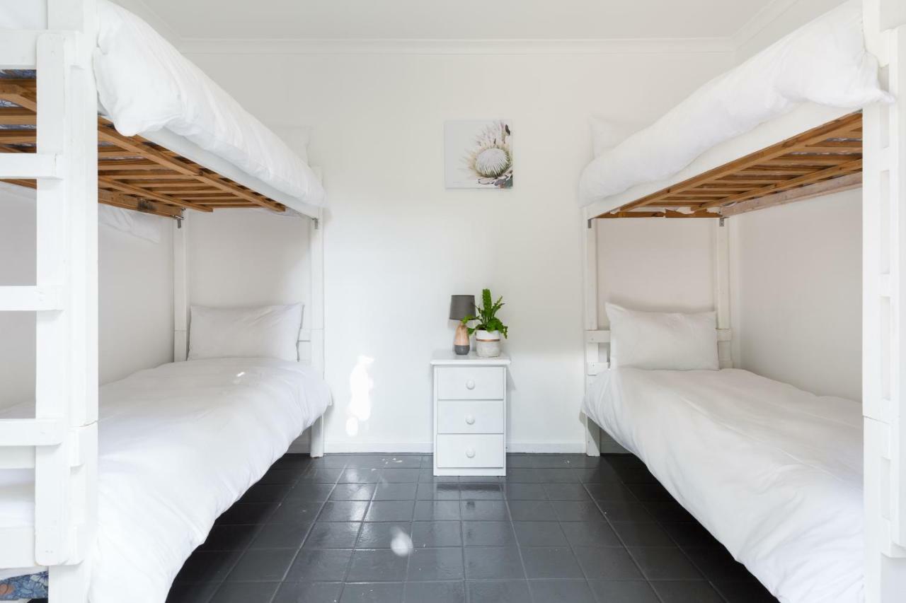 Ds Backpackers In Green Point *