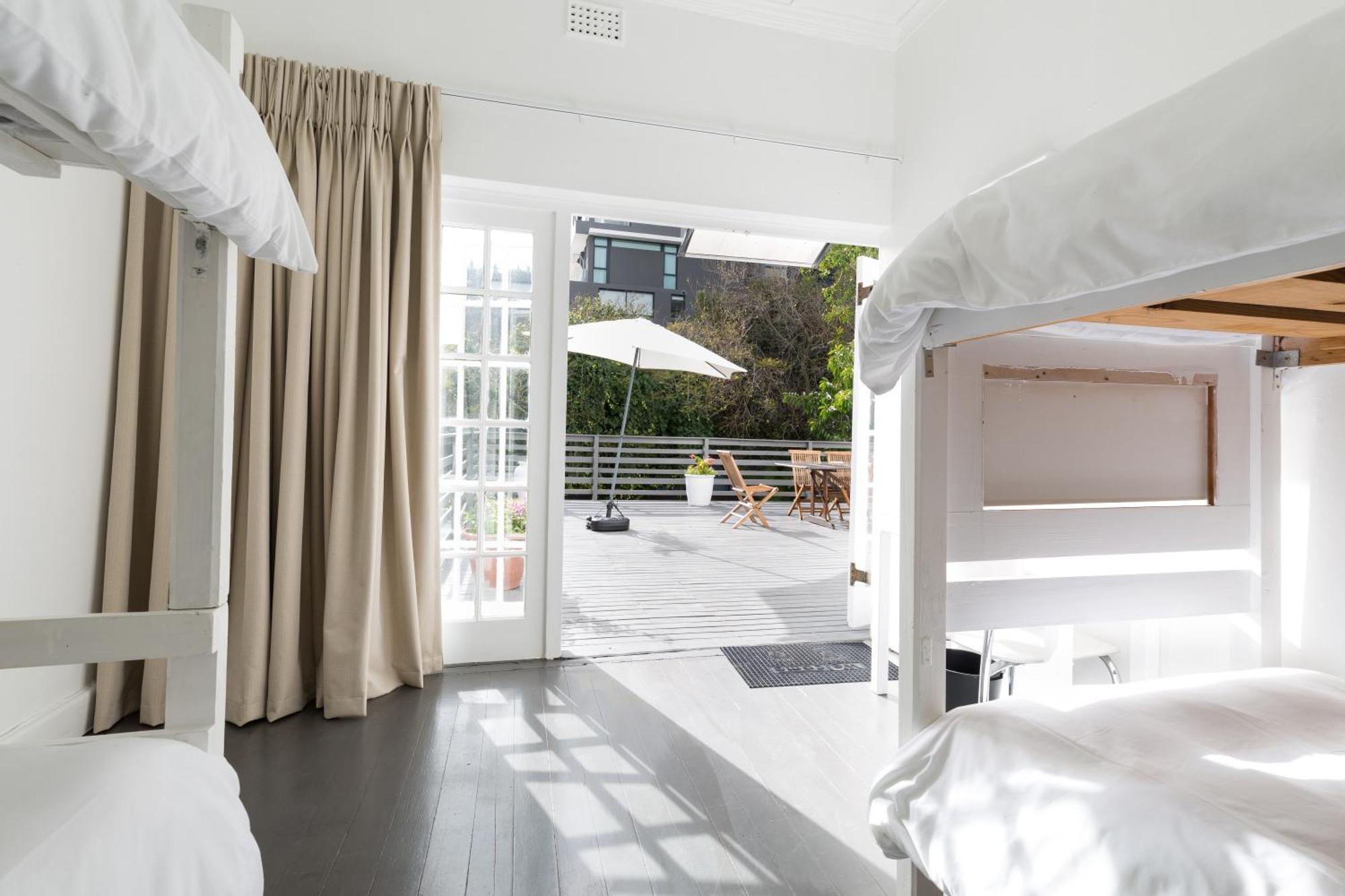 Hostel Ds Backpackers In Green Point Cape Town
