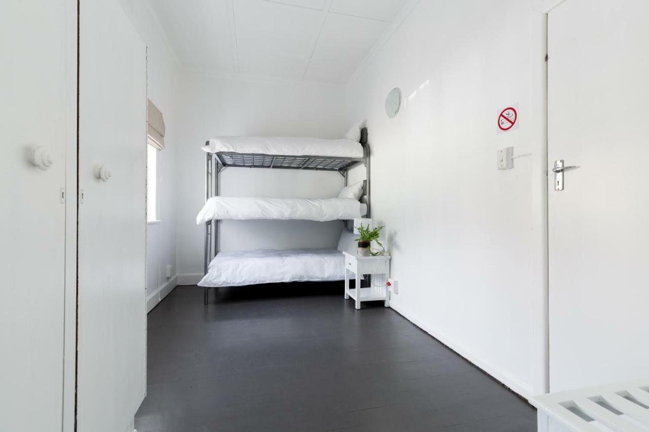 Ds Backpackers In Green Point *