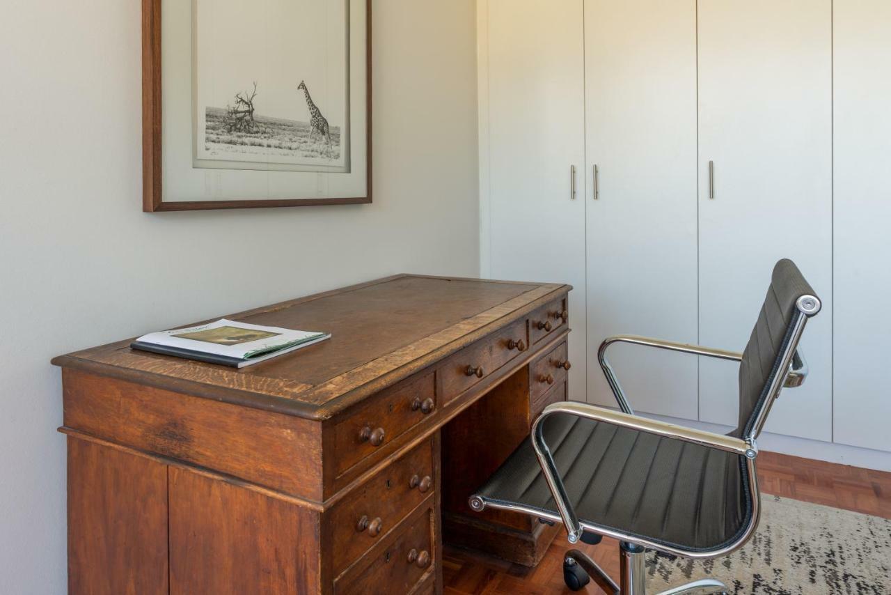 Apartment Devon Court Cape Town