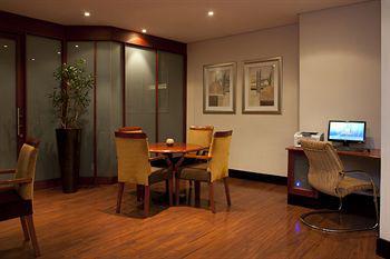 Pinelands Hotel Cape Town