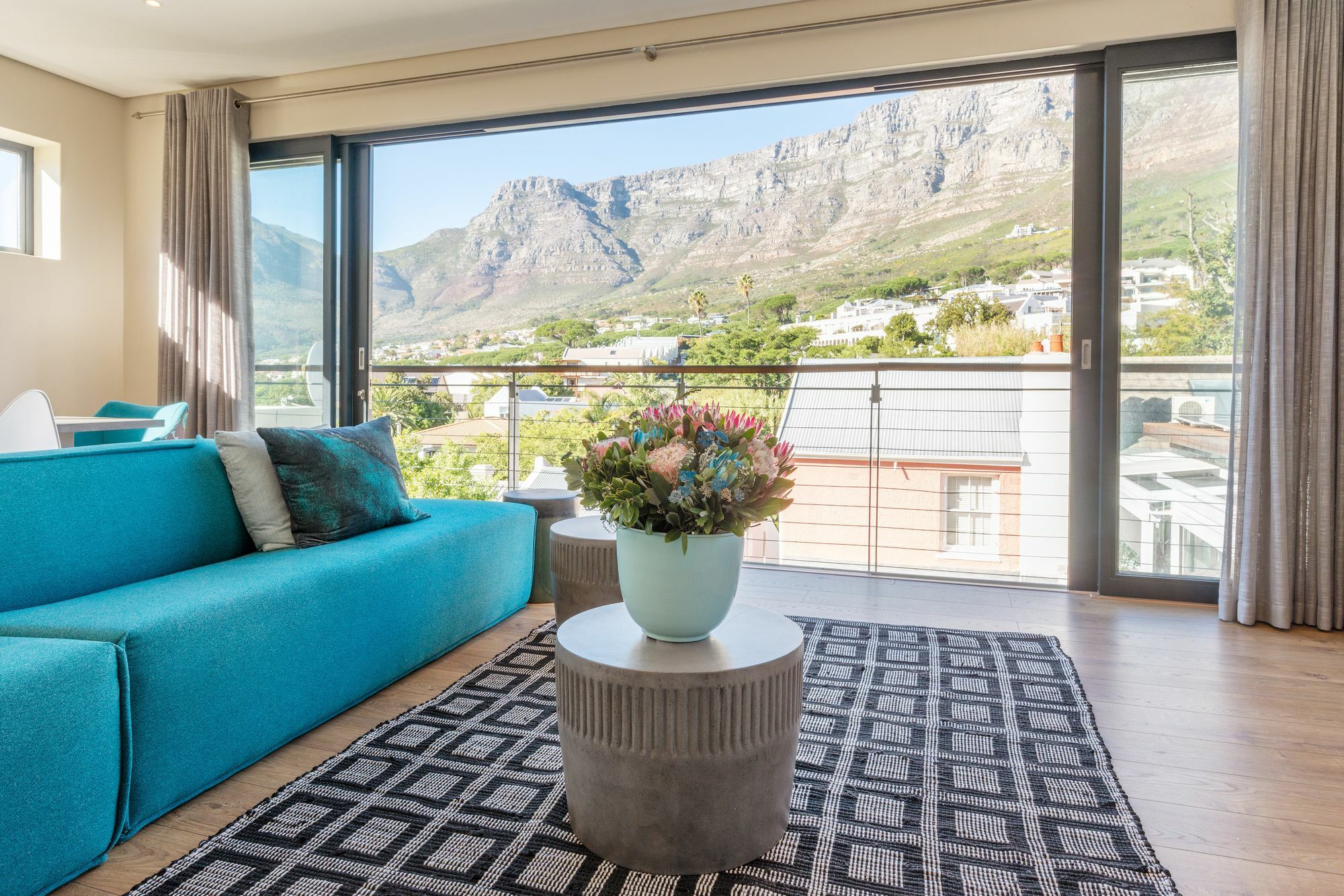Villa Constantia Road Higgo