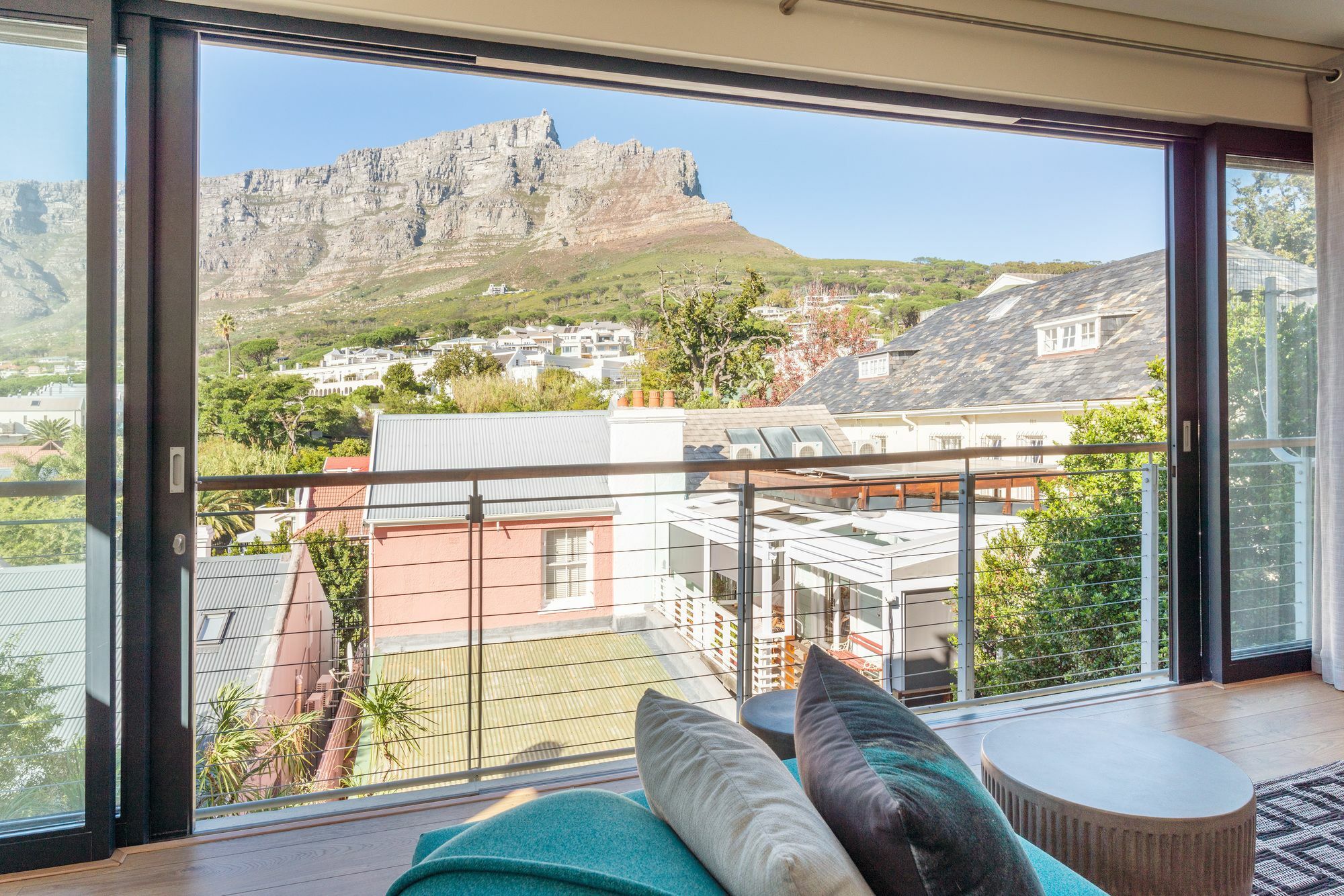 Villa Constantia Road Higgo *