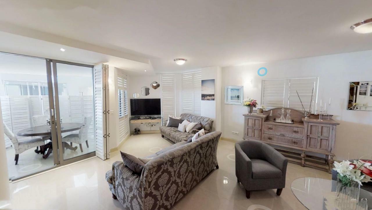Apartment Hibernian Towers 503