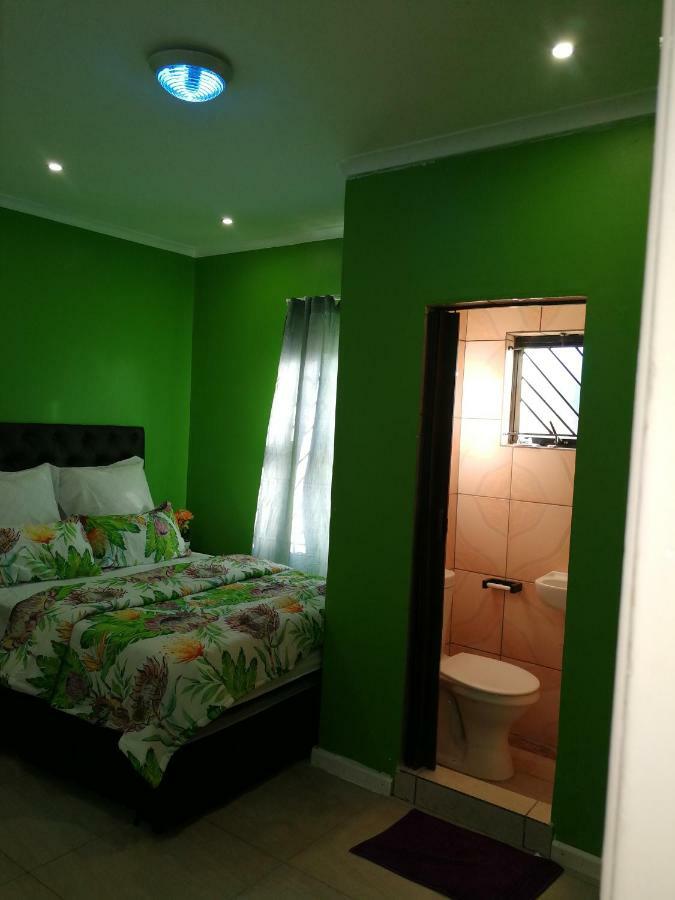 Luc 3* Cape Town
