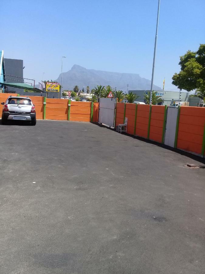 Luc 3* Cape Town