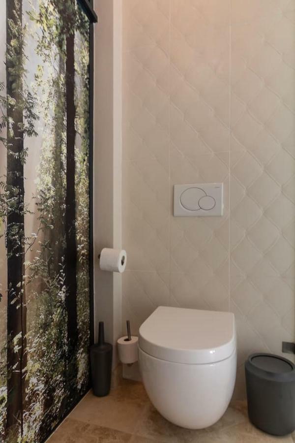 Crown Comfort - Affordable Luxury - Private Heated Pool & Hot Tub Under Roof * Cape Town