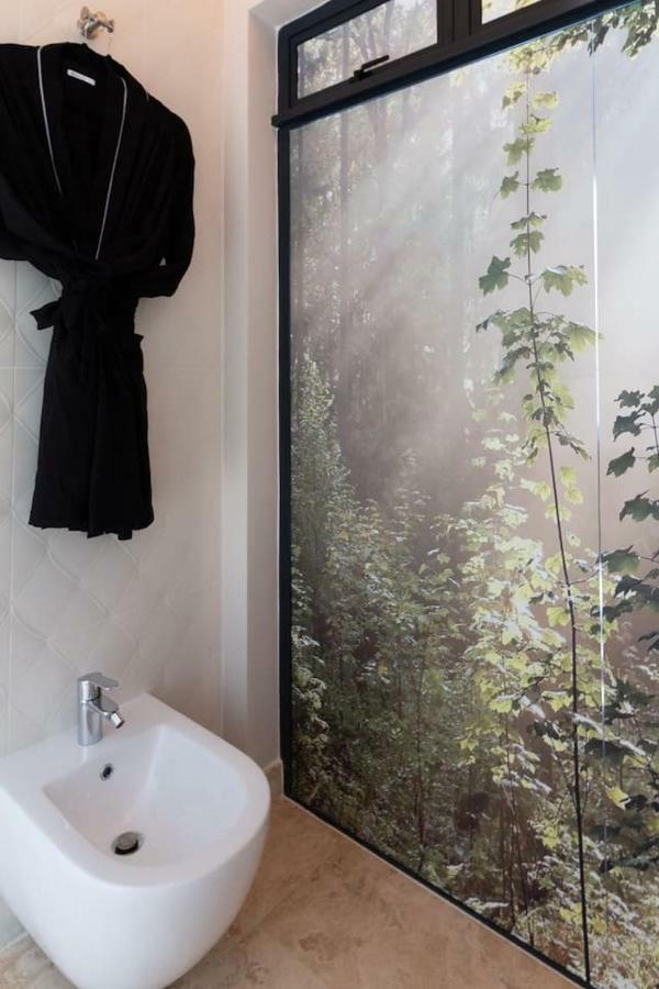 Crown Comfort - Affordable Luxury - Private Heated Pool & Hot Tub Under Roof Apartment Cape Town
