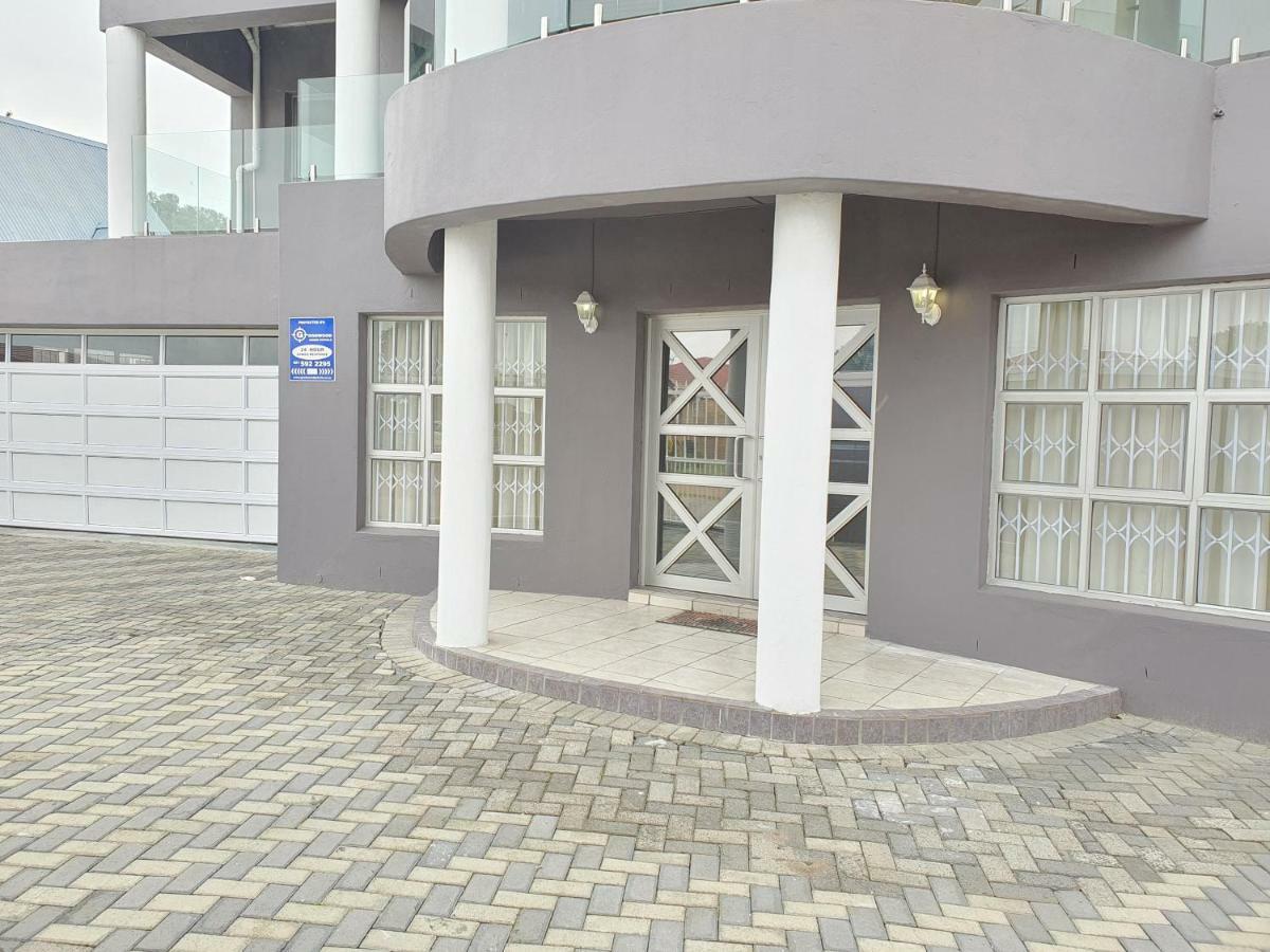 Kbj House *