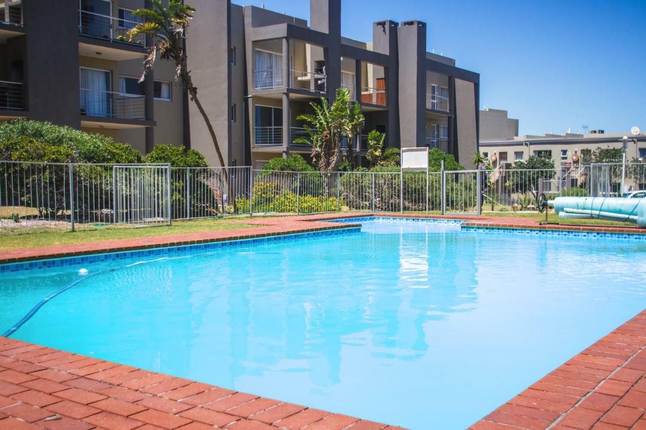 West Leisure Apartment *