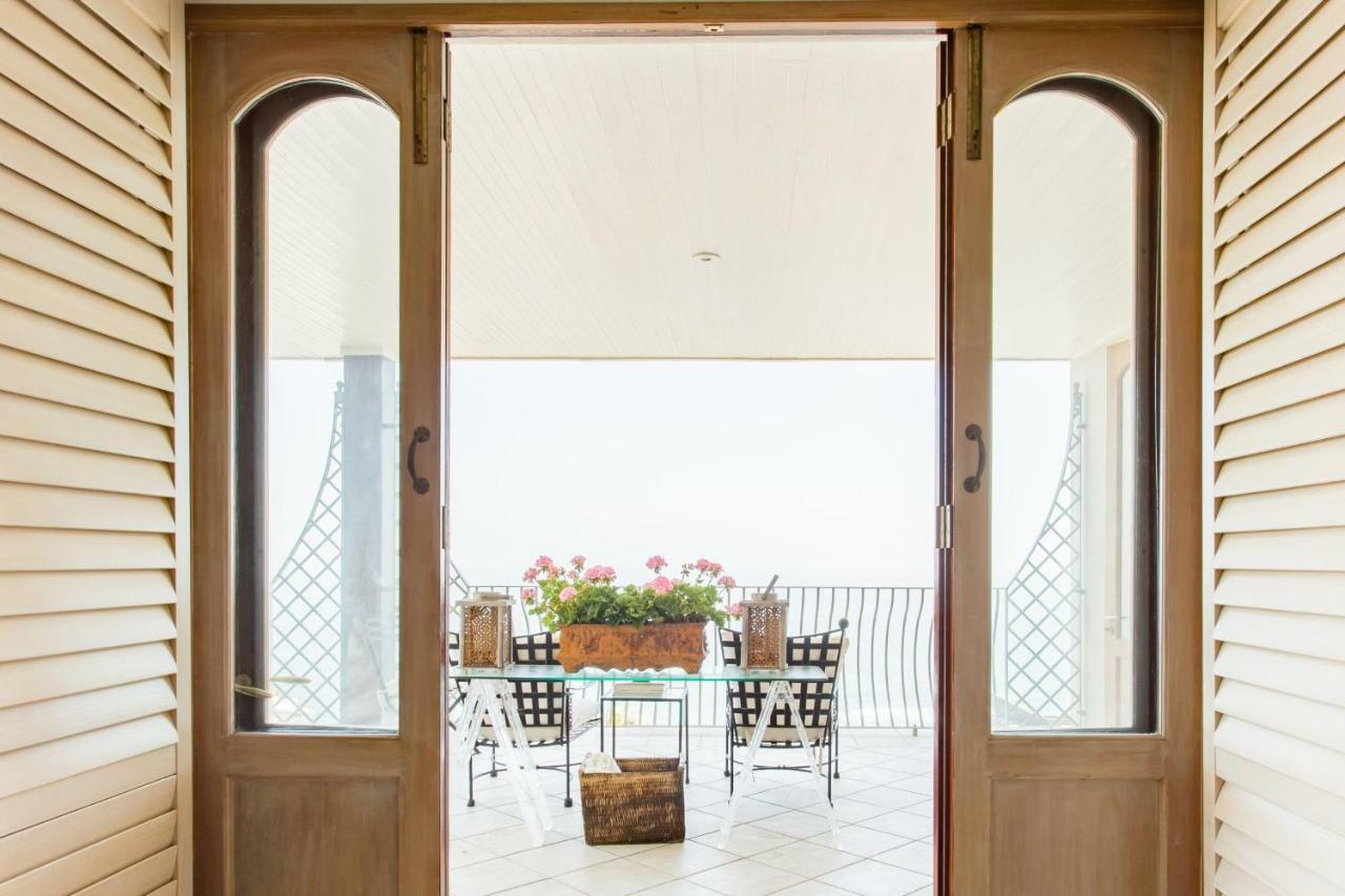 Del Mar: Luxurious Sea View In Bantry Bay