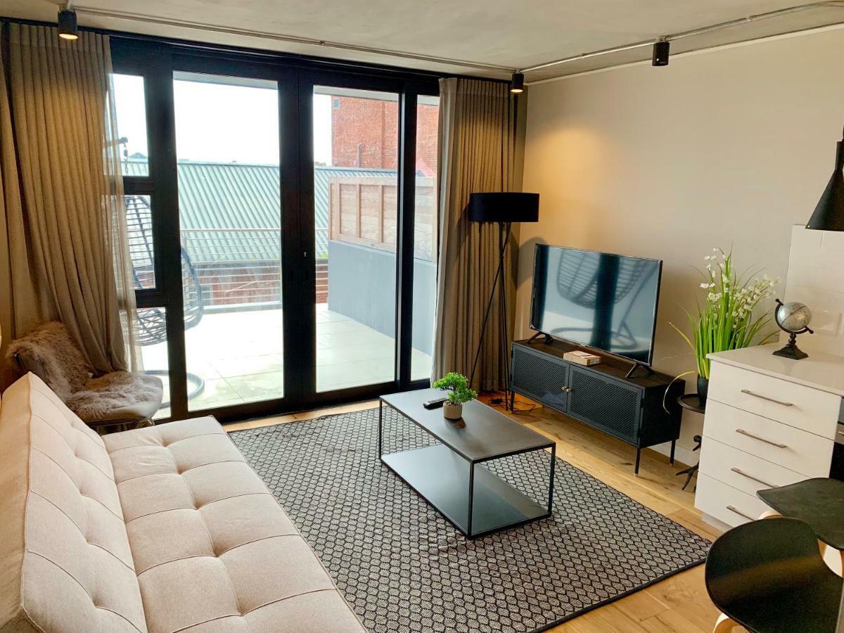 The Docklands Luxury Apartment *