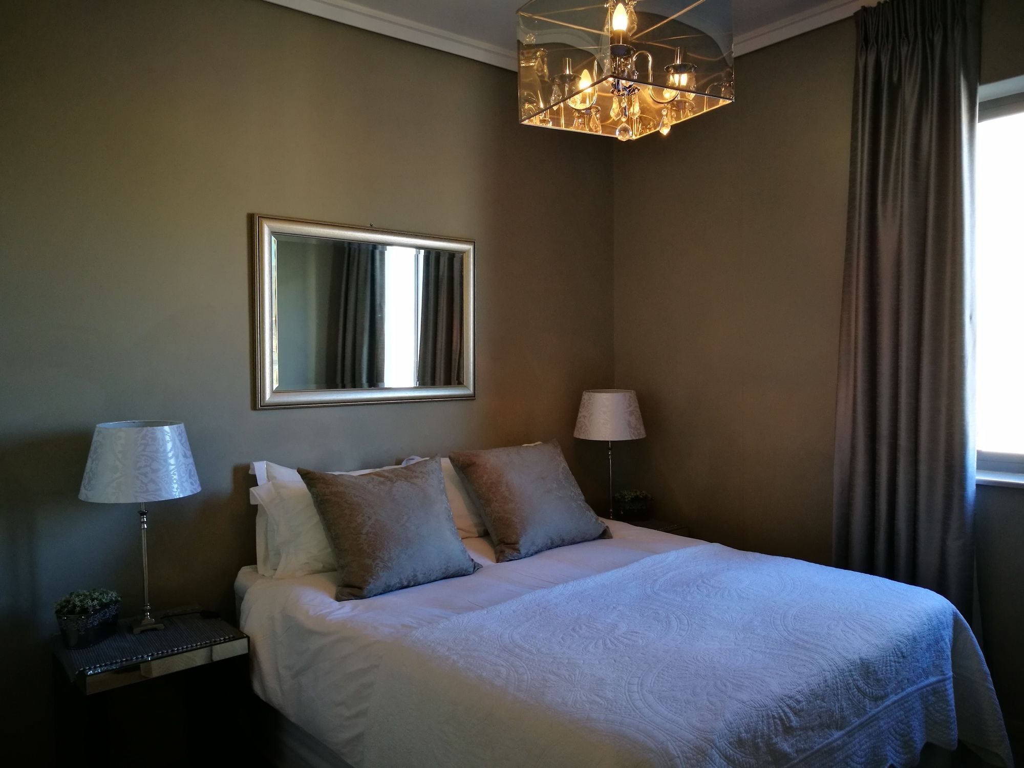 L'empire Crystal Towers Apartment Cape Town