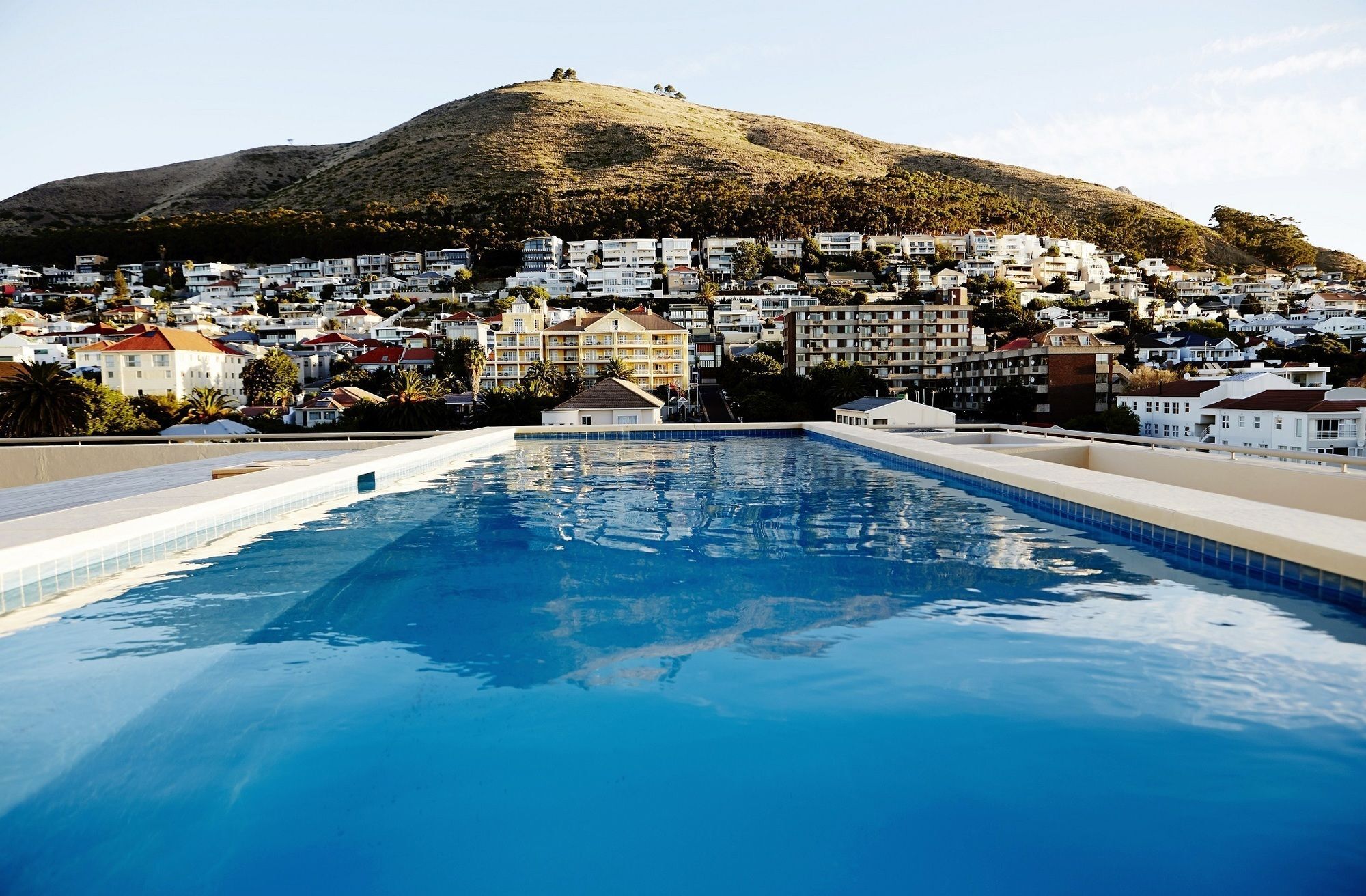 Antrim Luxury 506 * Cape Town