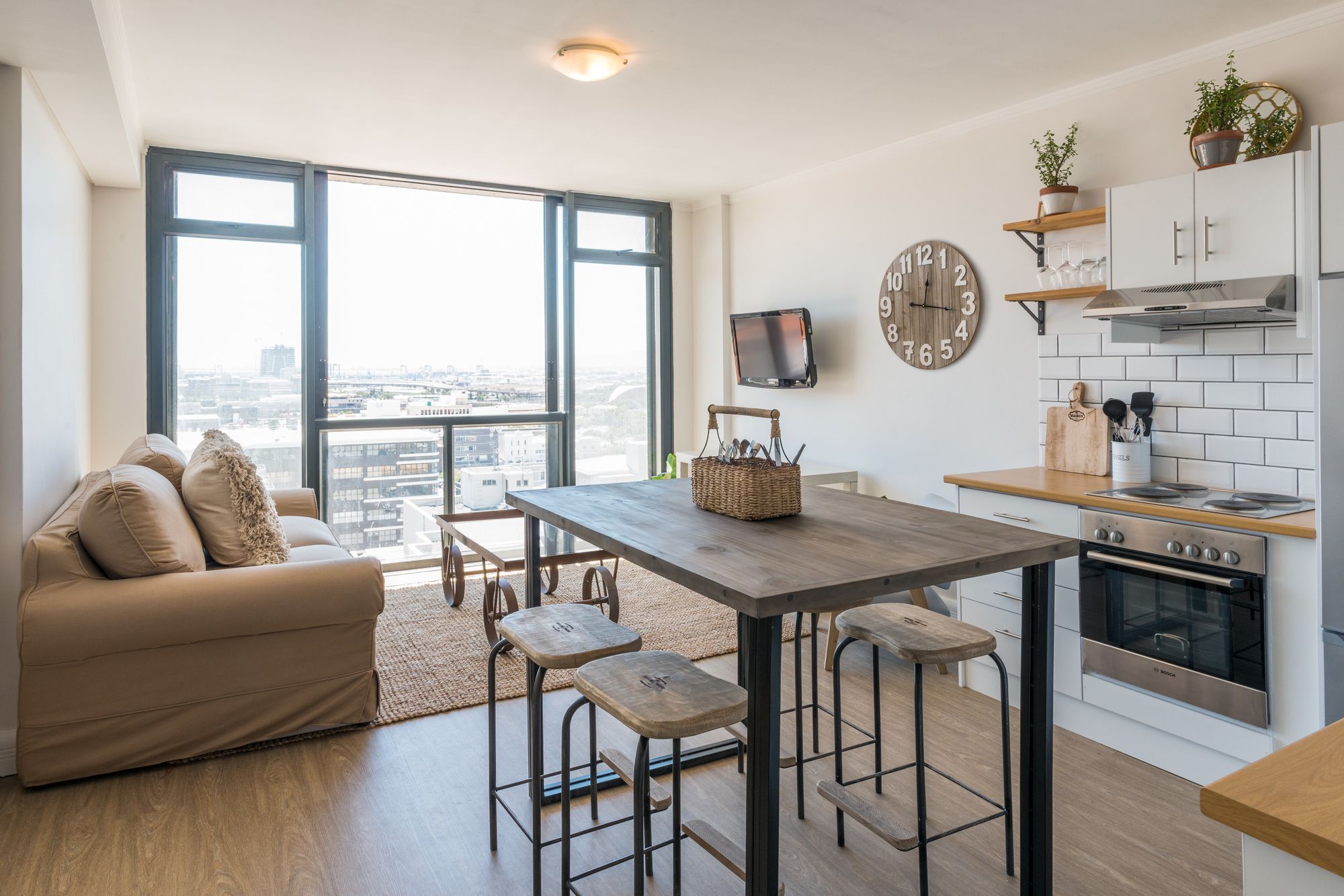 Four Seasons Gold Apartment