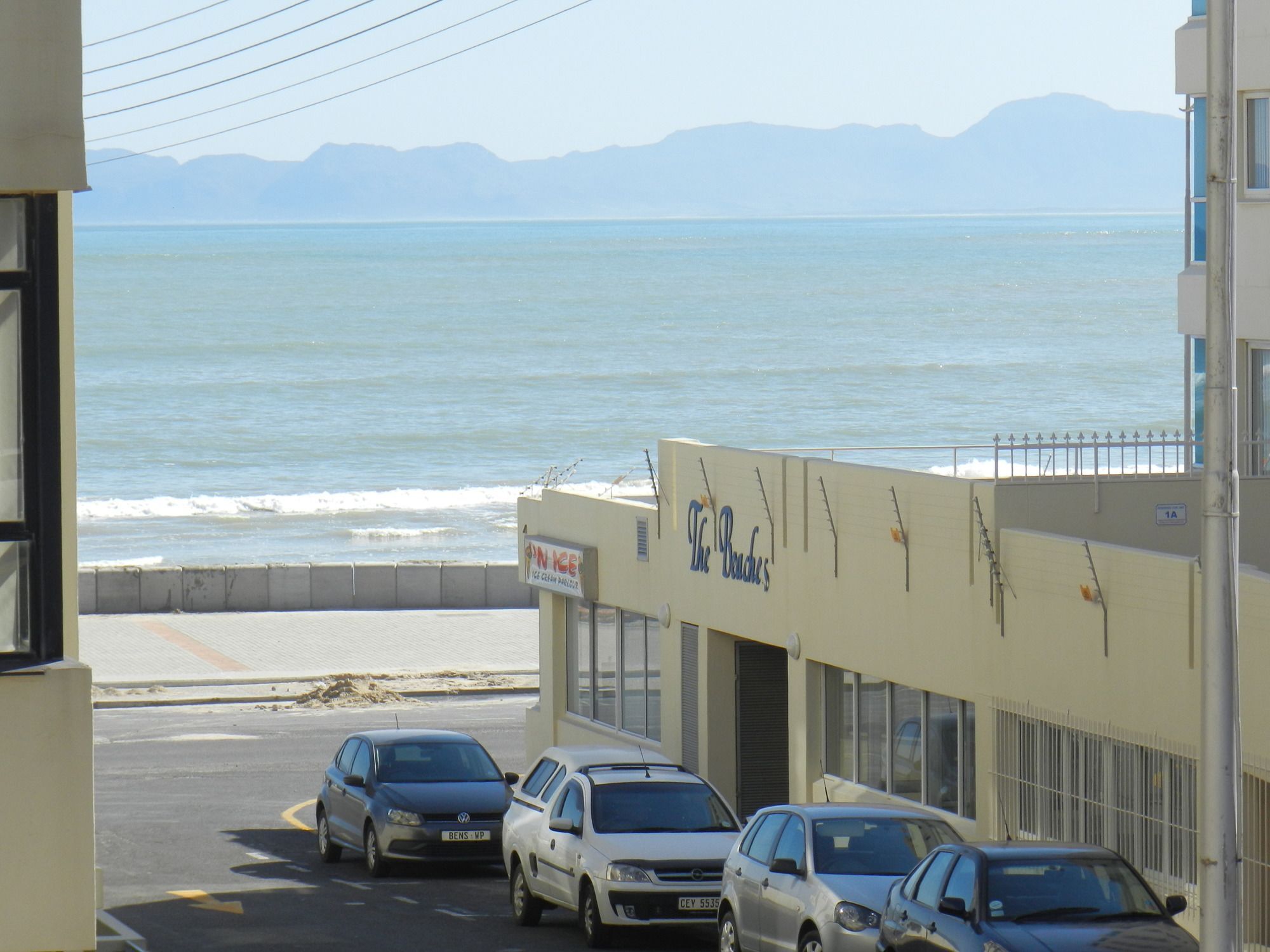 Silver Lining Beach Apartment