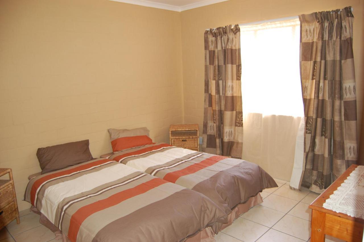 Zonnekus Holiday * Cape Town