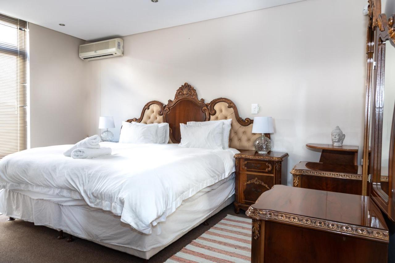 Elegant Beachfront 192 Eden On The Bay Beachfront Apartment, Blouberg, * Cape Town