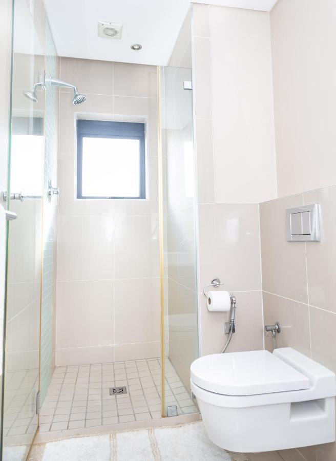 Elegant Beachfront 192 Eden On The Bay Beachfront Apartment, Blouberg, Apartment Cape Town