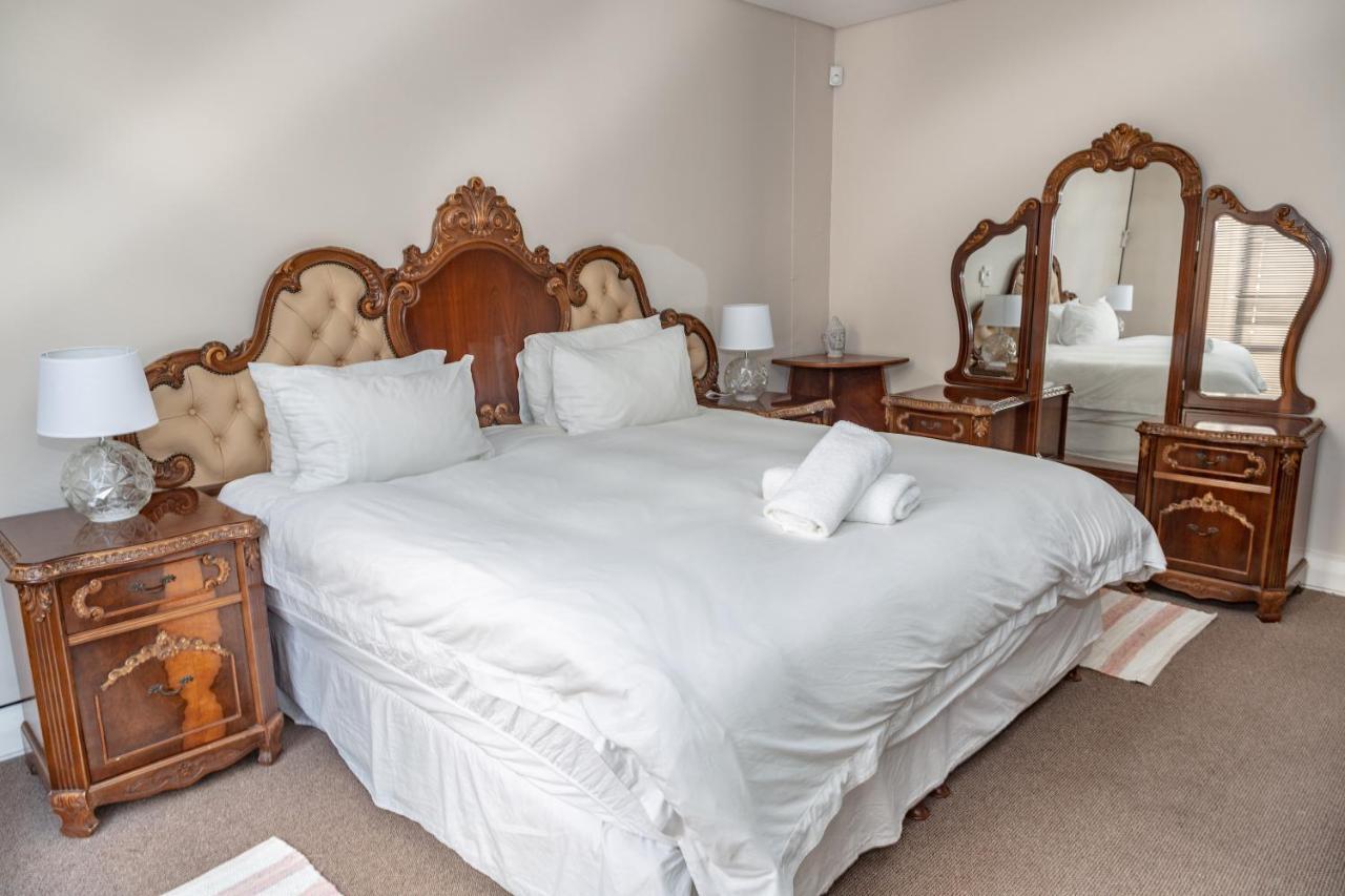 Elegant Beachfront 192 Eden On The Bay Beachfront Apartment, Blouberg, Cape Town