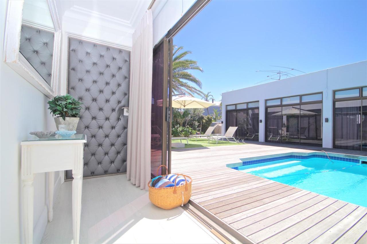 Ocean Breeze Sunset - * Cape Town
