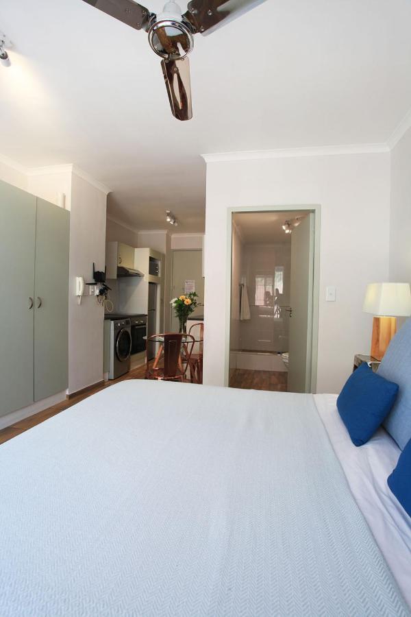 Apartment Urban Oasis At The Square *